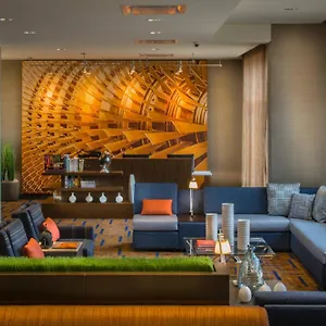Отель Courtyard By Marriott Airport, Виннипег